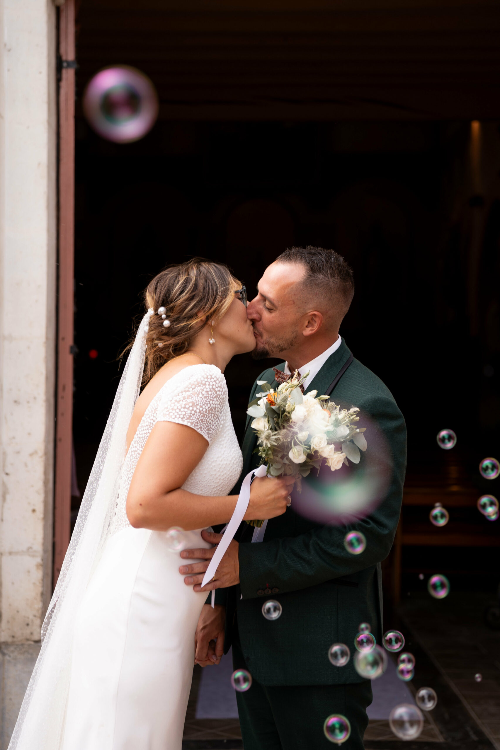 Aurélie & Damien - Mariage réalisé par KeepHeart Wedding planeuse, décoratrice intérieur et évenementiel à Château de Couloumé-Mondebat, Gers - Crédit photo : Flora Pascal